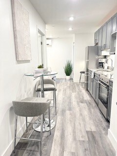 Foto del edificio - 585 Essex St