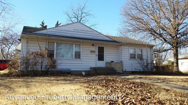 1501 Jarvis Dr, Manhattan, KS 66502