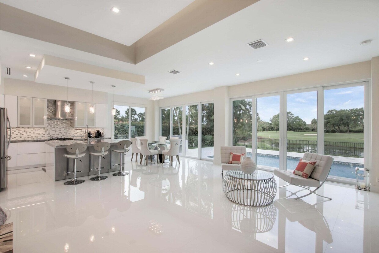 Foto principal - 124 Golf Village Blvd