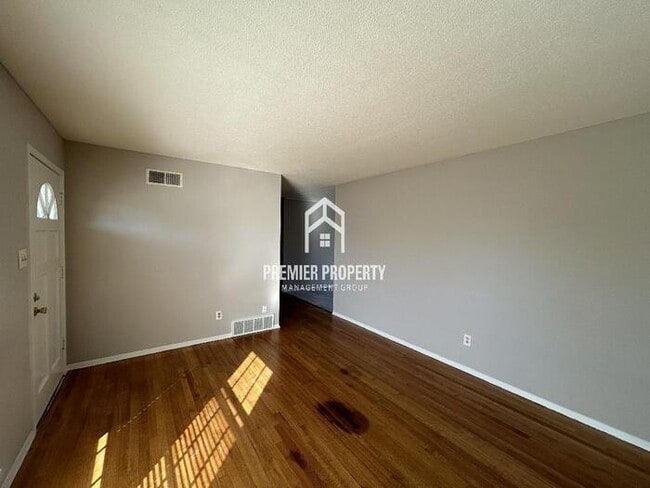 Building Photo - 4354 Wanatah St