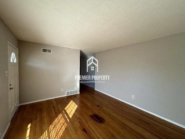 Foto del edificio - 4354 Wanatah St