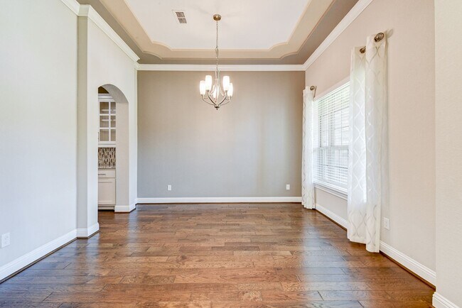 Building Photo - Exquisite 4-bedroom, 3.5-bathroom Home in ...