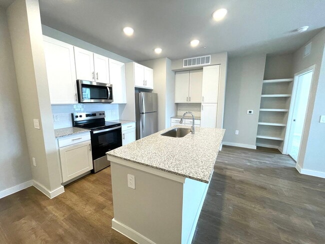 Foto del edificio - 3845 W Frontier Pkwy