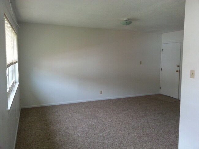Foto del edificio - 1 bedroom, 1 bath condo in Coralville