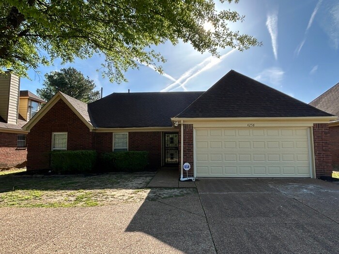 Foto principal - 4258 Ross - Available Now!