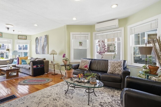 Foto del edificio - 11 Asticou Rd