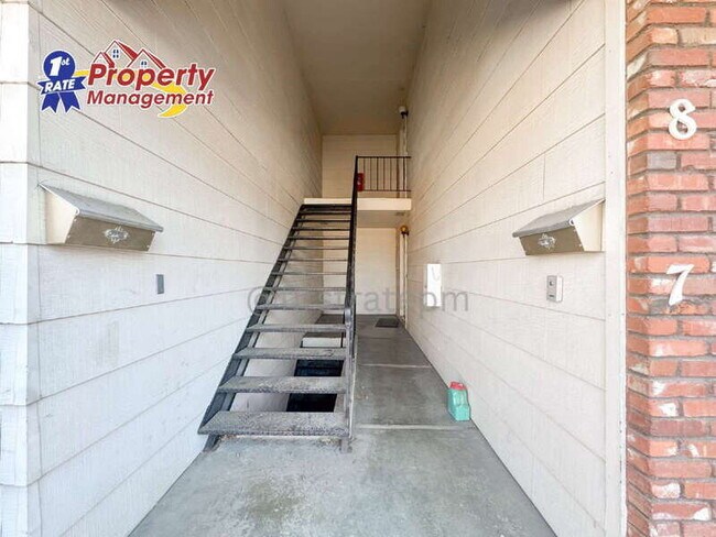 Foto del edificio - 5575 W Franklin Rd