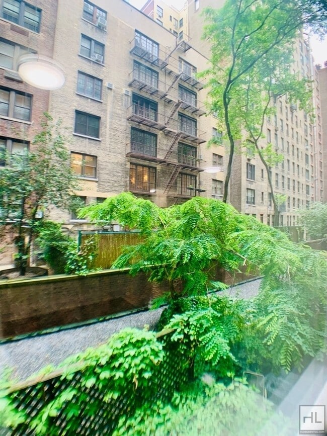 Building Photo - EAST 56 STREET