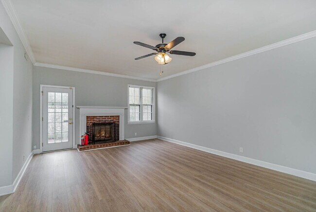 Foto del edificio - Steps from Historic Downtown Franklin