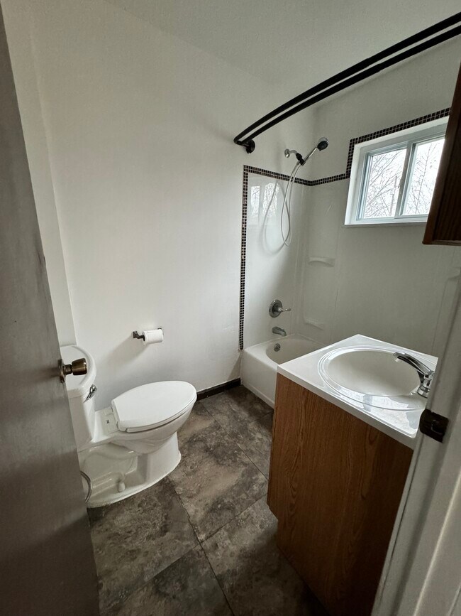 Foto del edificio - 613 Hulton St