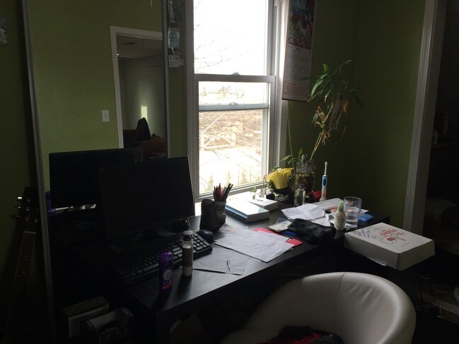 Foto del edificio - 3223 N Wilton Ave