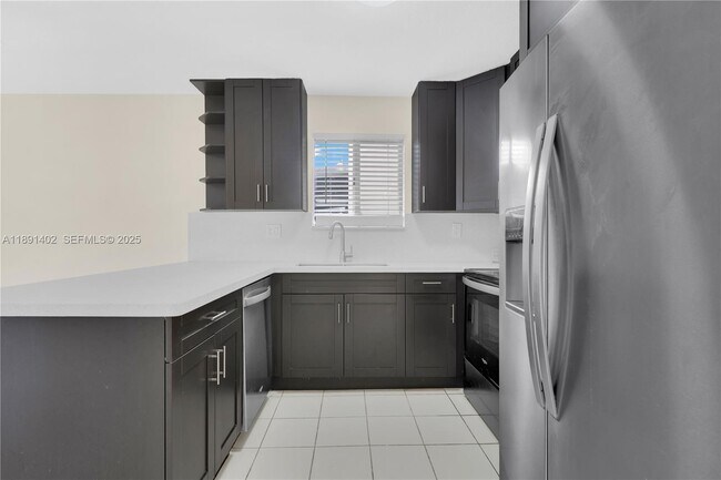 Foto del edificio - 16215 SW 137th Ct