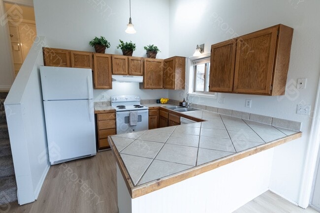 Building Photo - Single Family Home for Rent in Rifle