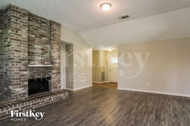 Foto del edificio - 1801 Whitebriar Dr