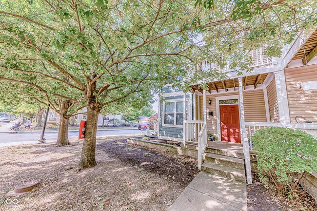 Foto del edificio - 2402 N Delaware St