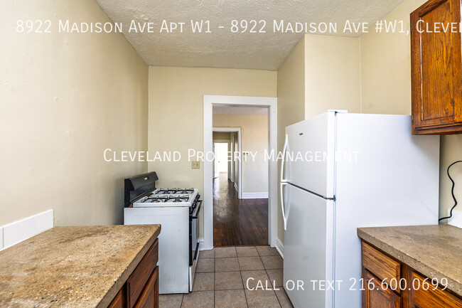 Building Photo - Westside 3-Bedroom Apartment *$450 securit...