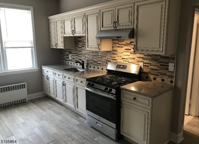 Foto del edificio - 58 Carmer Ave