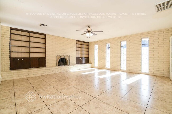 Building Photo - 429 E 10th Dr