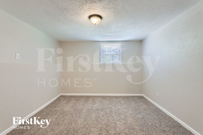 Foto del edificio - 917 Montclair Dr