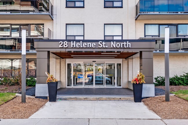 Building Photo - 28 Helene St North