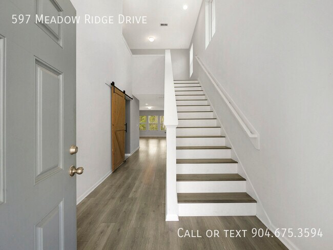 Foto del edificio - 597 Meadow Ridge Dr