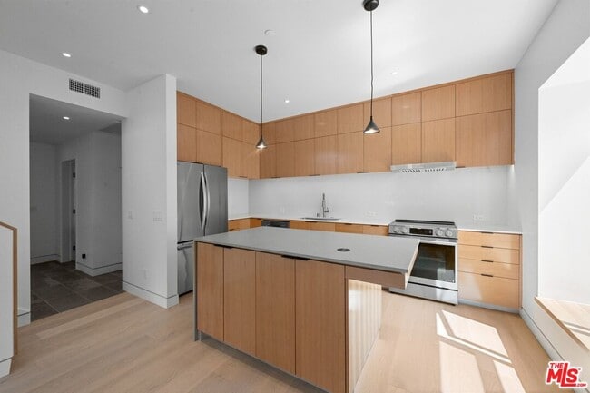 Building Photo - 1227 23rd St