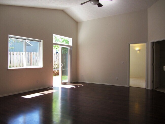 Foto del edificio - Amazing Sandy, OR Ranch Style Home!!