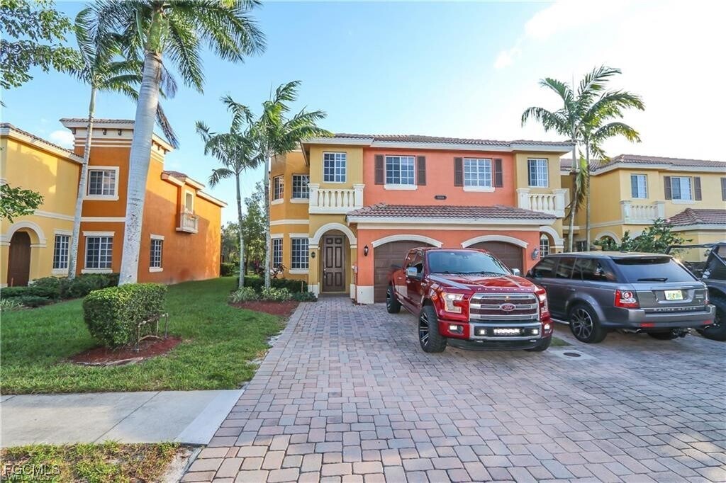 Foto principal - 10221 Olivewood Way