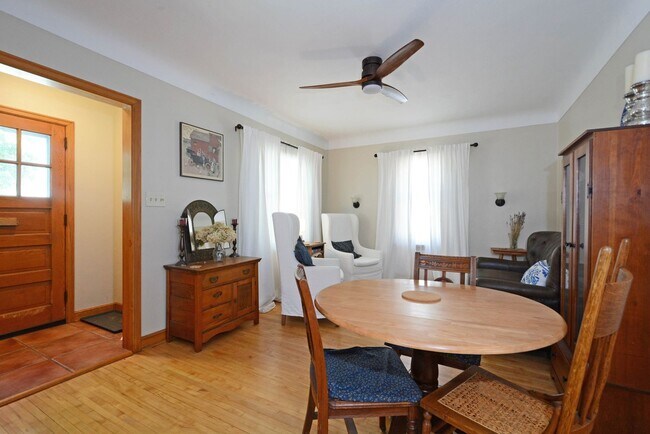 Foto del edificio - Cozy 2-Bed 2-Bath Home in St. Paul - Available Now!