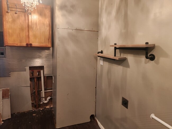 Building Photo - 729 N Hayes St