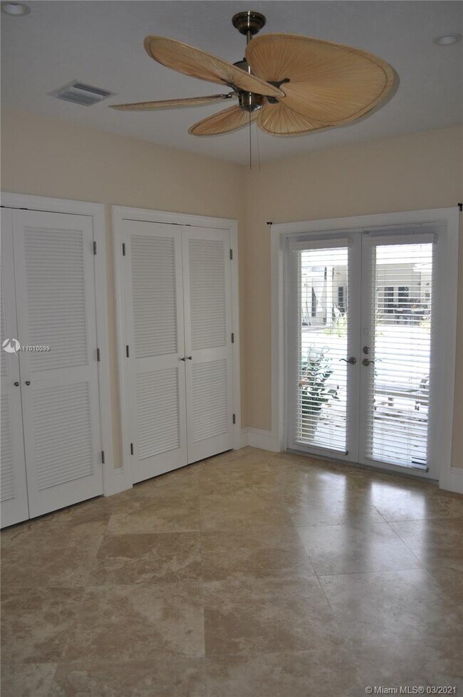 Foto del edificio - 4920 SW 73 St
