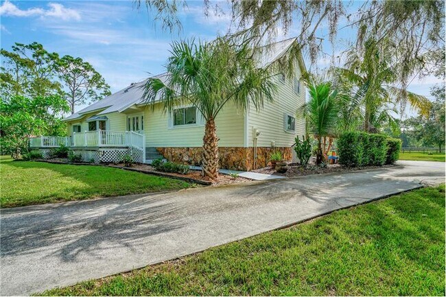 Building Photo - 5212 Homeland Rd