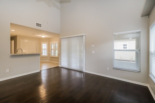 Building Photo - 313 Morningview Dr