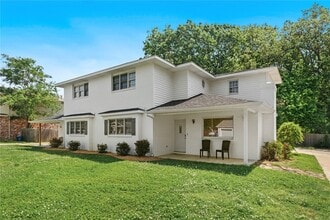 Building Photo - 1604 Oakwood Ave