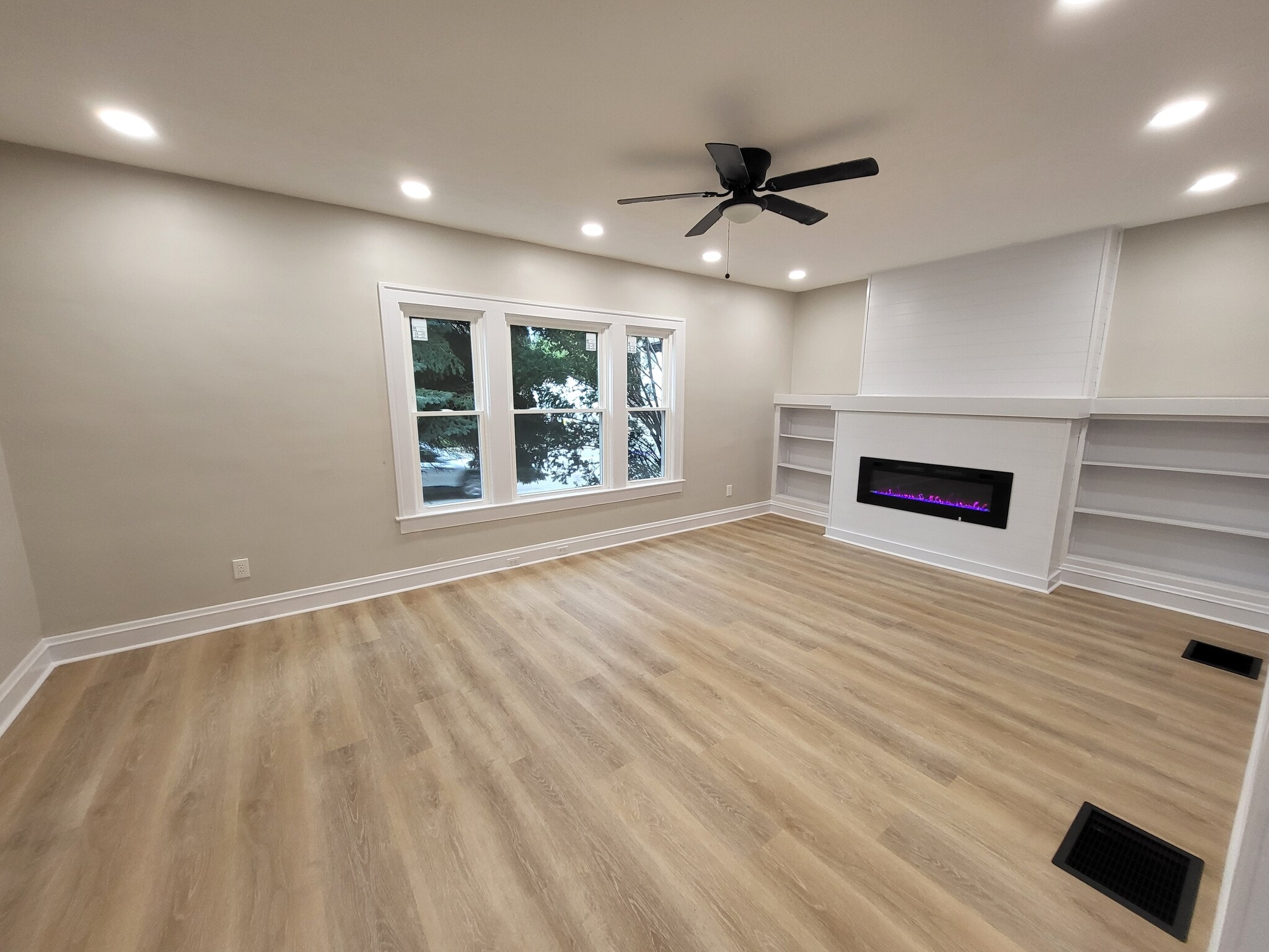 1551 Alameda Ave Lakewood, OH 44107 – photo 3