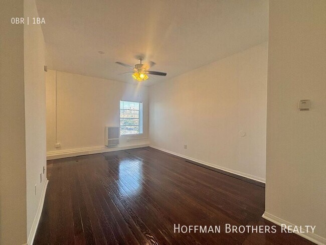 Building Photo - 915 S Carondelet St