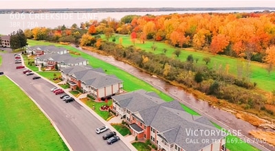 Building Photo - 606 Creekside Ln