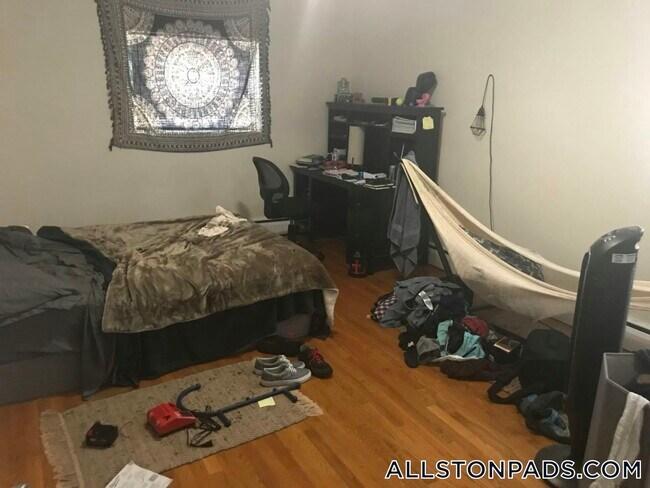 Building Photo - 34 Gardner St