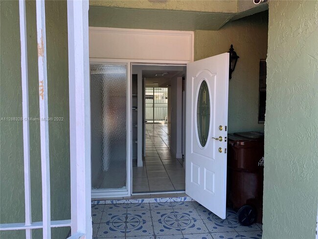 Building Photo - 3895 W 9th Way