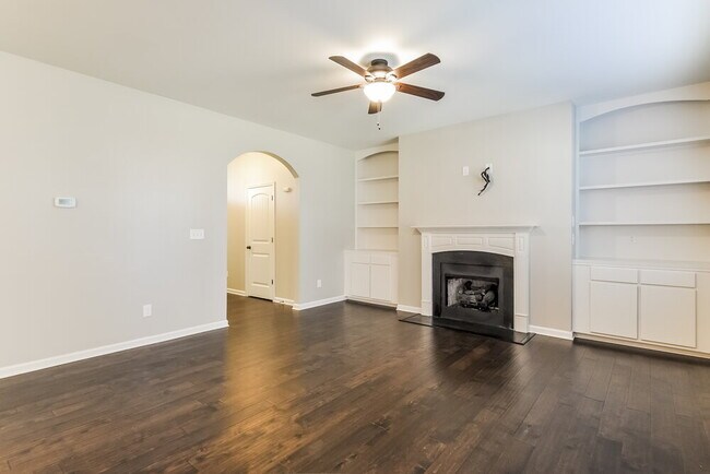 Foto del edificio - 244 E Webber Ln