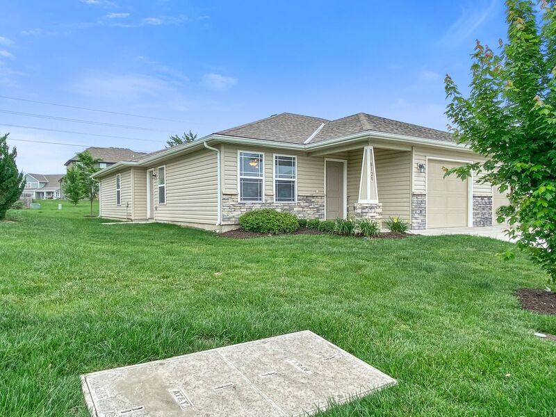 Foto principal - 8120 SW 1st St