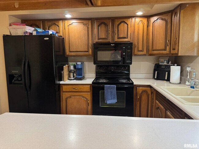 Foto del edificio - 4125 Utica Ridge Rd