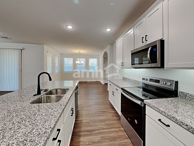 Building Photo - 779 S 150th Dr