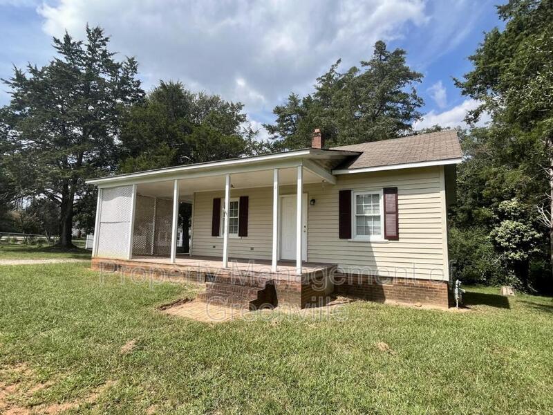 Photo - 411 Tanner Road