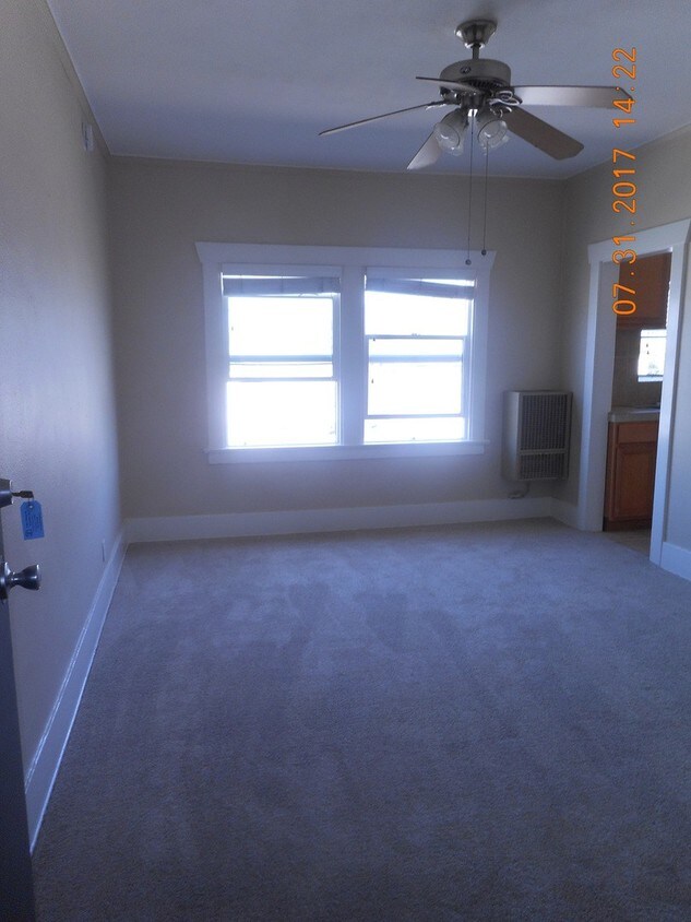 527 W 15TH St Unit 24, SAN PEDRO, CA 90731 Apartment for Rent in SAN