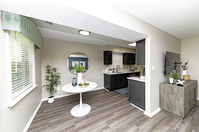 Dining area with built in lighting - Lions Creek