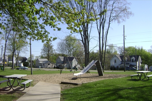 Área de juegos para niños - Lake Wind Apartments
