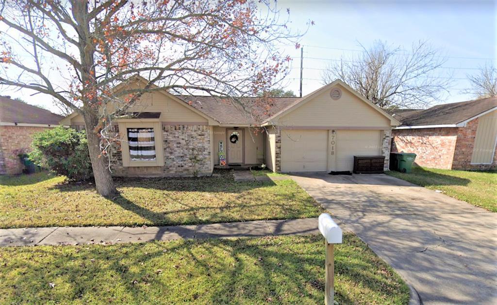7018 Pickett Dr, Richmond, TX 77469
