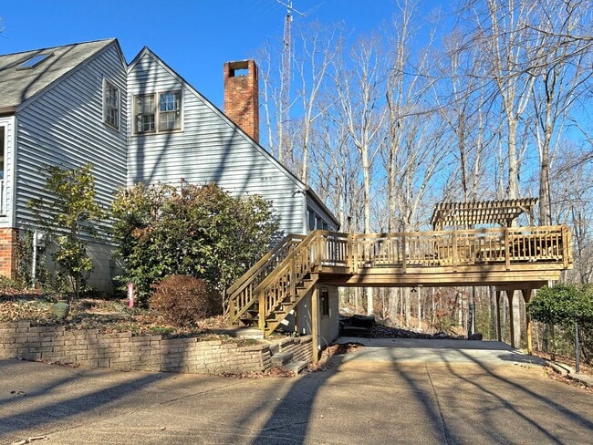 Foto del edificio - Charming and Unique 3 Bedroom - Powhatan/Midlothian Area