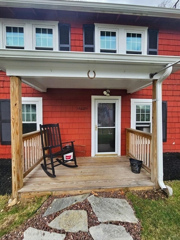 7 Colonial Rd Unit B, Webster, MA 01570 Room for Rent in Webster, MA